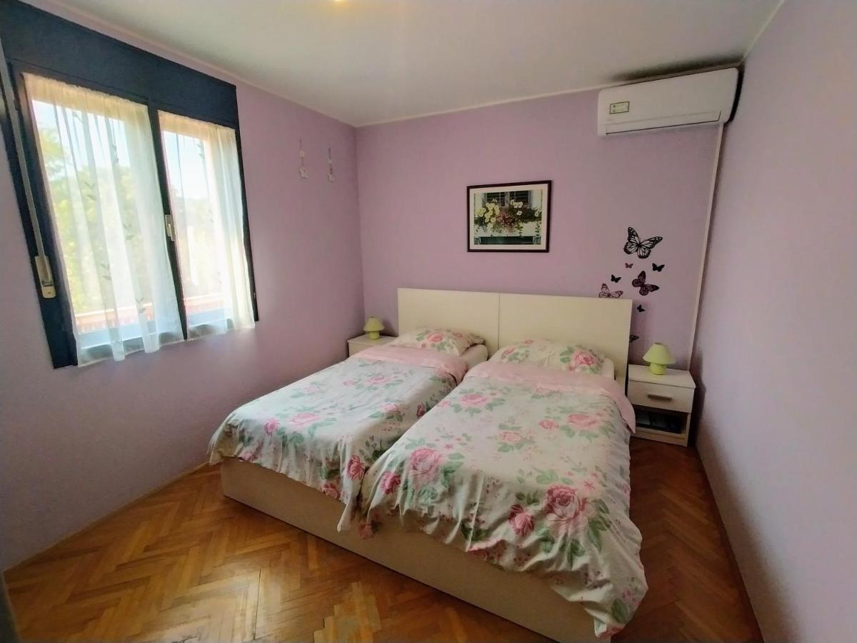 Apartments Villa Sabina Pula Bagian luar foto